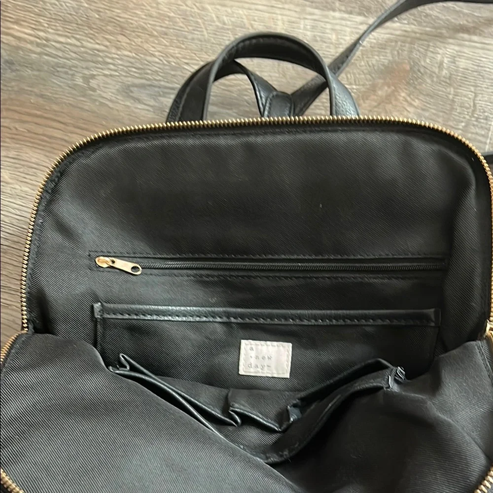 Black Synthetic Leather Backpack - Picture 4 of 5